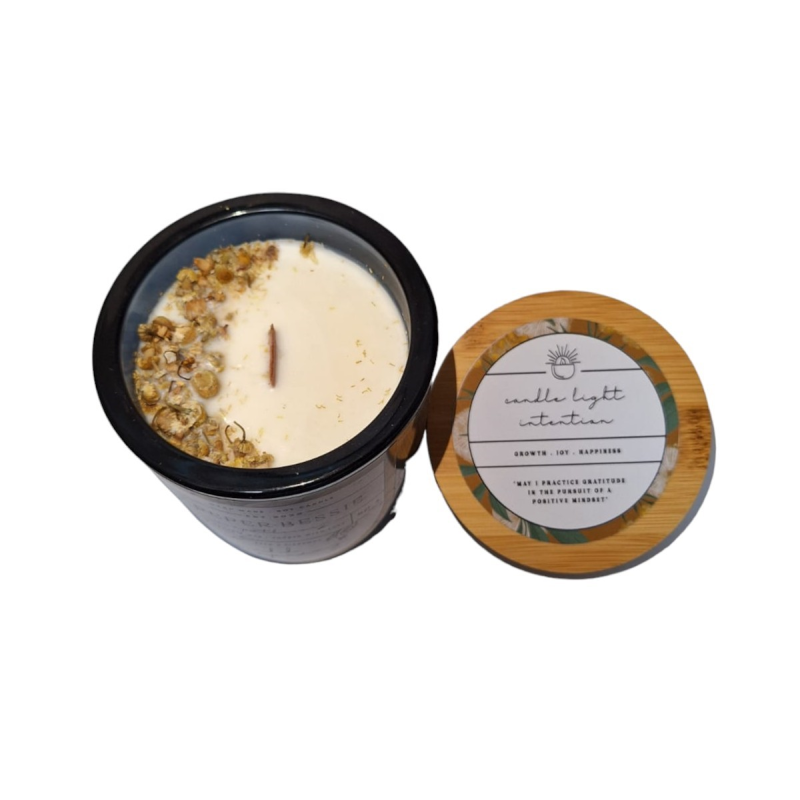 Peper Bessie Wild Spring Scented Candle 500ml (Pear & Cinnamon)